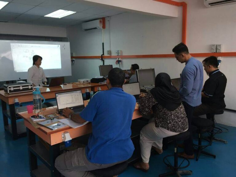 photo5062244452059424819